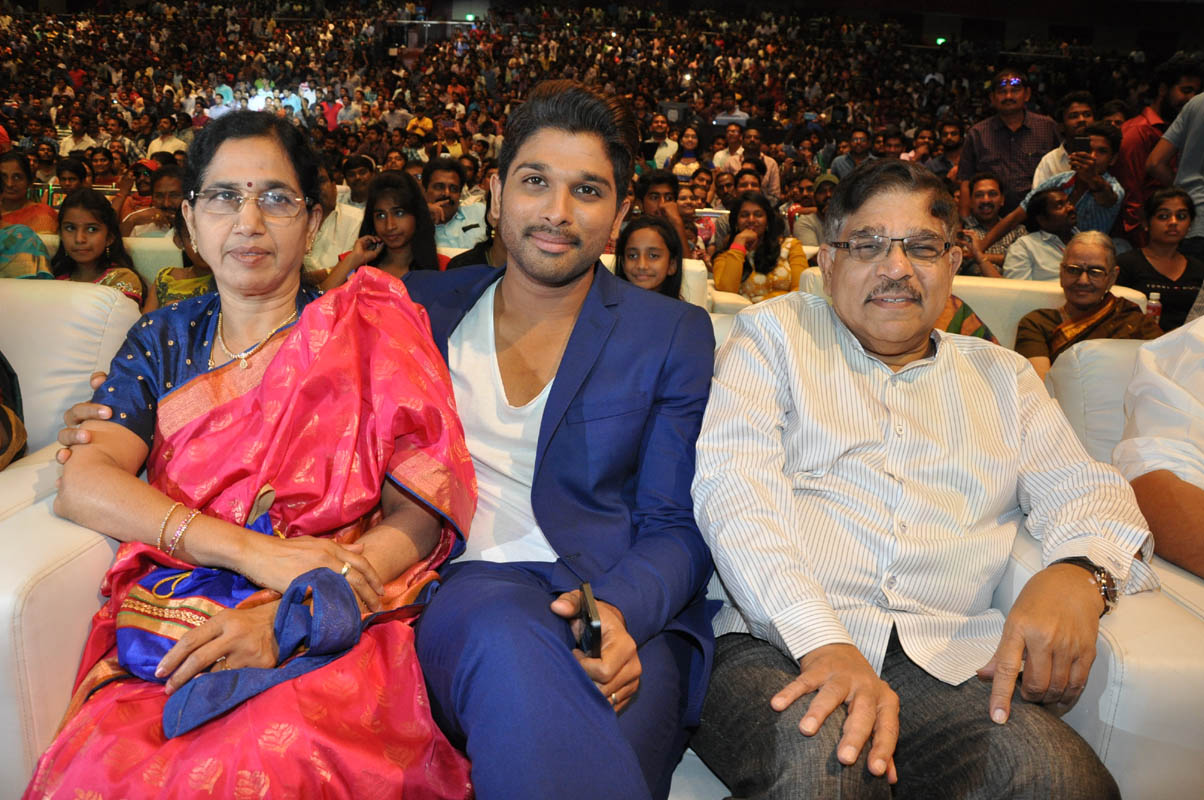 Allu Arjun Family Photos | Stylish Star, Wife Sneha Reddy and Son Allu