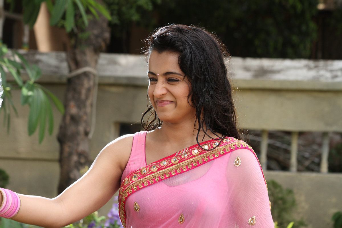 Actress Trisha Krishnan Wet Hot Ultra HD Photos in Pink ...