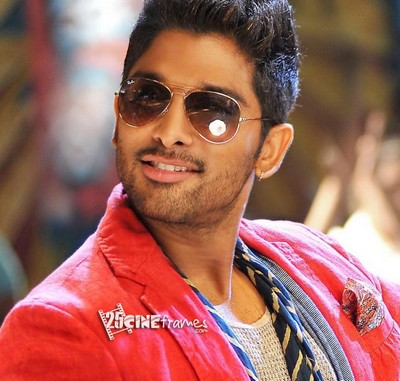 Allu Arjun to pair up with 3 heroines