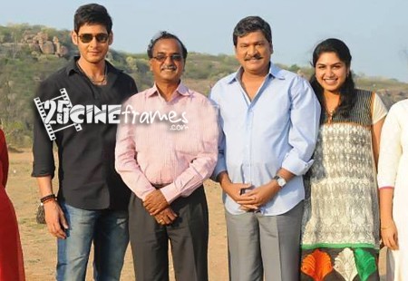 Mahesh Babu, Rajendra Prasad shooting for Aagadu