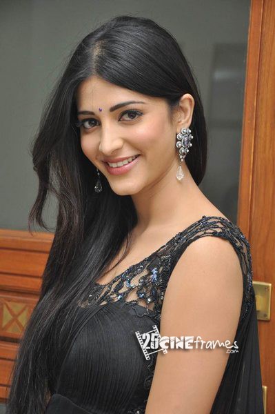 Shruti Haasan sentiment works for Mega Family