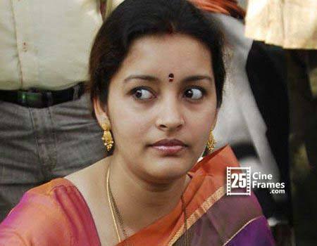 Renu Desai Serious Warning to