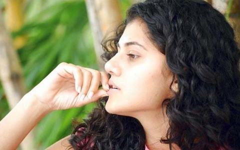 Feeling Sad For Becoming Actress says Taapsee Pannu