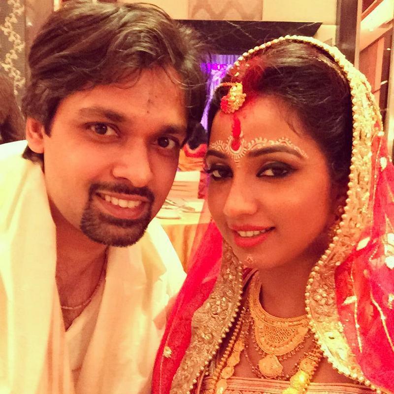 Shreya Ghoshal married to the love of her life beau Shiladitya