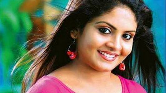 Malayali TV Actress Gayathri Arun Leaked Video Went Viral On WhatsApp and Internet