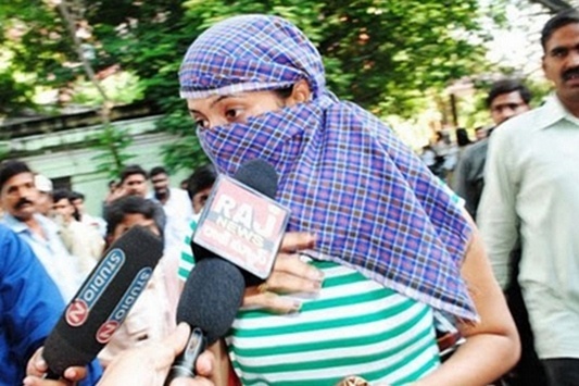 Tollywood Junior artiest Nalavathi Sujatha caught in prostitution case