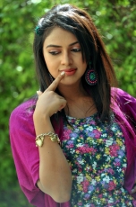 Amala Paul Iddarammayilatho Half Saree Photoshoot