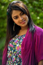 Amala Paul Iddarammayilatho Half Saree Photoshoot