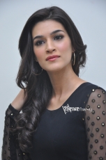 Kriti Sanon Photos at 1 Nenokkadine Audio Launch 25CineFrames