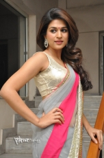 Shraddha Das Hot Navel Show in Saree