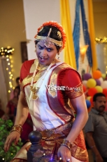 Sumanth Lady Getup Photos in Emo Gurram Egaravachu 25CineFrames