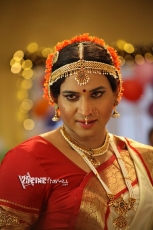 Sumanth Lady Getup Photos in Emo Gurram Egaravachu 25CineFrames