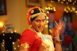 Sumanth Lady Getup Stills in Emo Gurram Egaravachu 25CineFrames