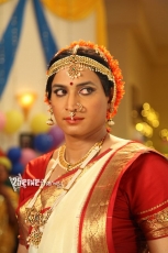 Sumanth Lady Getup Photos in Emo Gurram Egaravachu 25CineFrames