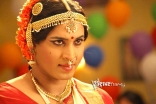 Sumanth Lady Getup Stills in Emo Gurram Egaravachu 25CineFrames