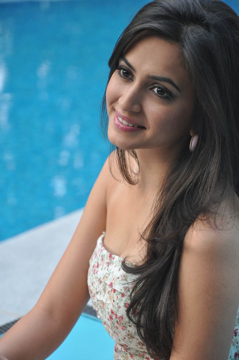 Kriti Kharbanda Latest Photos 25cineframes