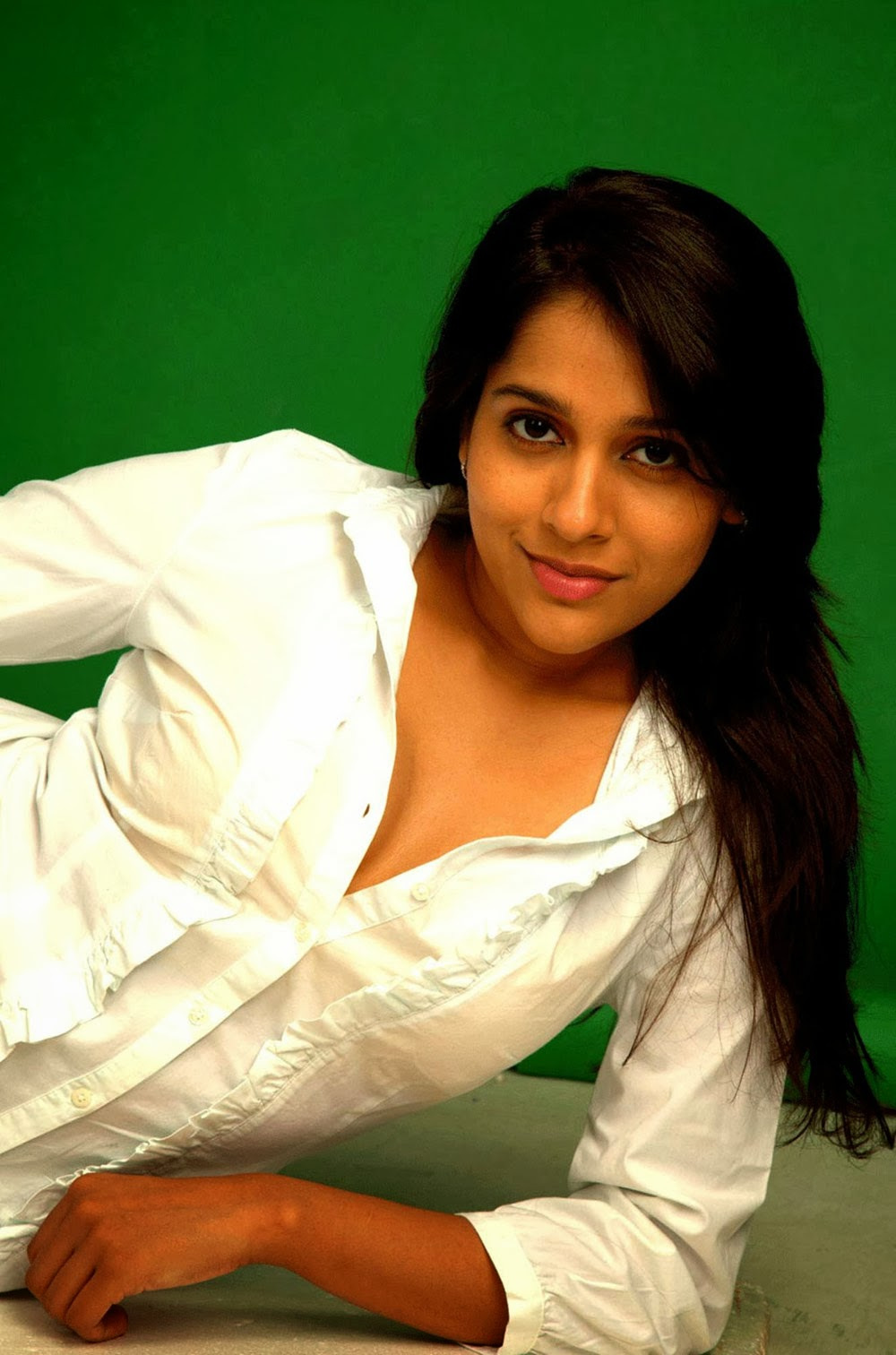 Rashmi Gautam Hot Photos Gallery 25cineframes