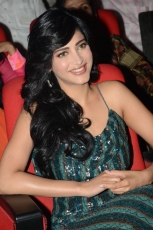 Shruthi-Hassanin-Yevadu-Audio-Launch-16