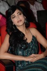 Shruthi-Hassanin-Yevadu-Audio-Launch-28