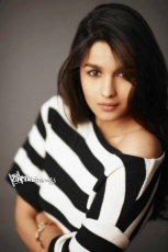 Alia Bhatt Latest Photoshoot Stills 25CineFrames