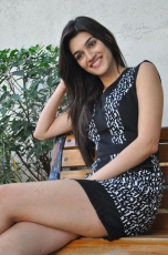 Kriti Sanon New Photos at 1 Nenokkadine Interview 25CineFrames