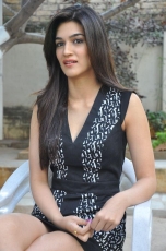 Kriti Sanon New Photos at 1 Nenokkadine Interview 25CineFrames