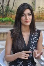 Kriti Sanon New Photos at 1 Nenokkadine Interview 25CineFrames