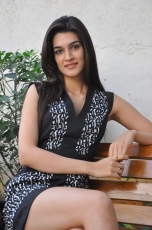 Kriti Sanon New Photos at 1 Nenokkadine Interview 25CineFrames