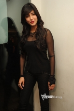 Shruti Haasan Hot Photos at Yevadu Mobile App Launch 25CineFrames