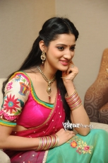 Richa Panai New Photo Stills 25CineFrames