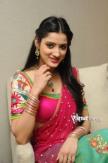 Richa Panai New Photo Stills 25CineFrames