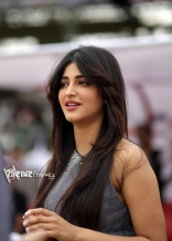 Shruti Haasan Cute Smile Latest Pics 25CineFrames