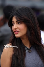 Shruti Haasan Cute Smile Latest Photos 25CineFrames