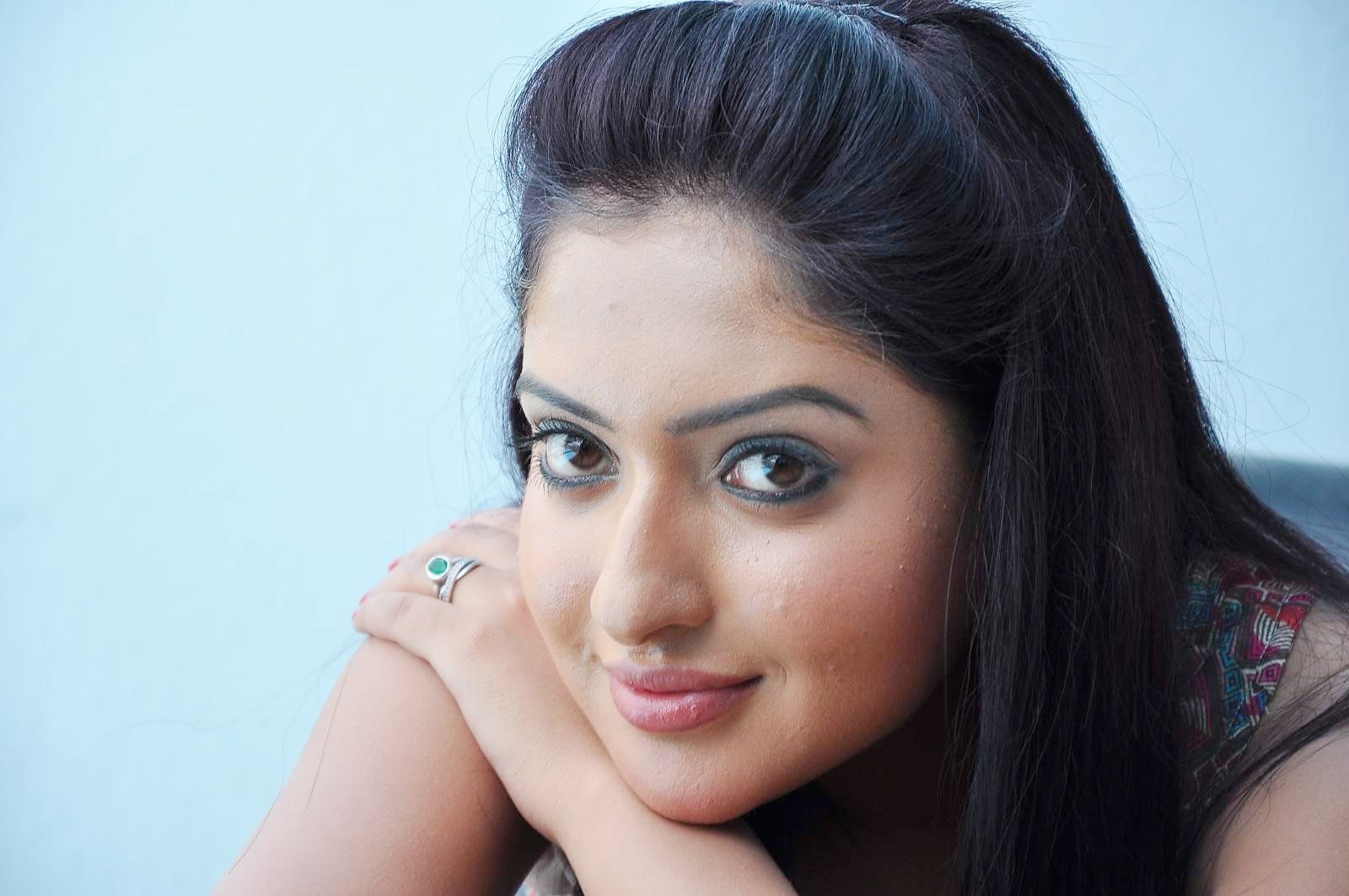 Anjana Deshpande Hot Photo Stills 25cineframes