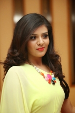 2-Sri-Mukhi-Latest-Glamorous-Photos