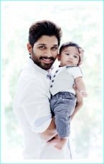 Allu Arjun Sneha Reddy Son Allu Ayaan Latest New HD Photos