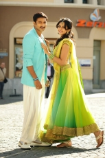 Loukyam Movie New Stills Gopichand Rakul Preet Singh Traditional Dress