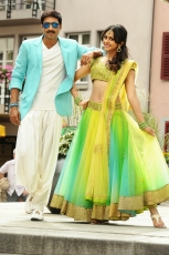 Loukyam Movie New Stills Gopichand Rakul Preet Singh Traditional Dress