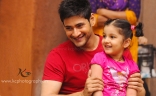 Mahesh Babu in Red T Shirt with Sitara Ghattamaneni New Latest Photos