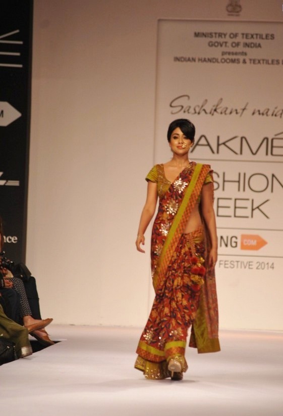 saree ramp walk