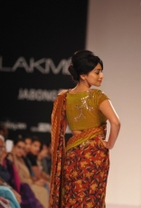 Shriya Saran Ramp Walk in Floral Saree at LFW Festive 2014 Photos