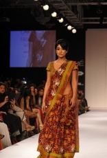 Shriya Saran Ramp Walk in Floral Saree at LFW Festive 2014 Photos