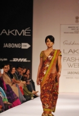 Shriya Saran Ramp Walk in Floral Saree at LFW Festive 2014 Photos