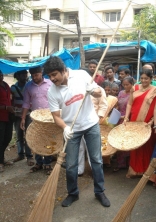 Nagarjuna Akkineni Family Joins Swachh Bharat Photos