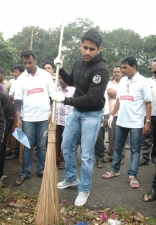 Nagarjuna Akkineni Family Joins Swachh Bharat Photos