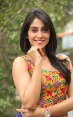 Regina Cassandra Pillanuvvu Leni Jeevitham Actress Photos Gallery