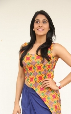 Regina Cassandra Pillanuvvu Leni Jeevitham Actress Photos Gallery