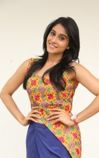 Regina Cassandra Pillanuvvu Leni Jeevitham Actress Photos Gallery