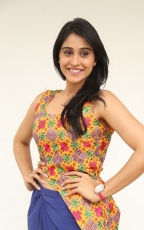 Regina Cassandra Pillanuvvu Leni Jeevitham Actress Photos Gallery