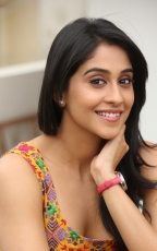 Regina Cassandra Pillanuvvu Leni Jeevitham Actress Photos Gallery